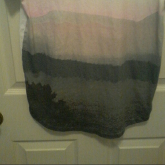 ❤Gap Color Fade Tee.❤NOW $8.00 was $21.00 - Picture 6 of 6